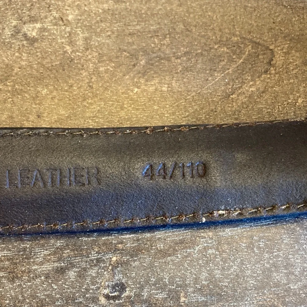 Men's Black Brown Leather Belt‎ Brass Tone Buckle Size 44 Classic Timeless
